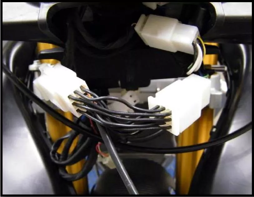 GPS Antenne für Aprilia RSV-4, Anschlussstecker
