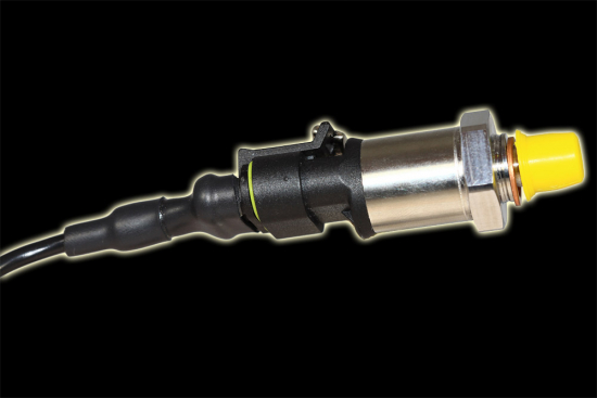 ➤ Bremsdrucksensor 60 bar M8 ➥ loggen Sie den Druck im Bremssystem. Analysieren Sie Bremskräfte.
